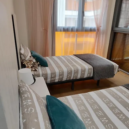 Schoene Mit Pool Und Parking, 50m Zum Strand, Spanien Torrevieja