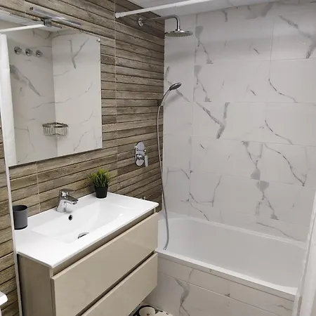 Schoene Mit Pool Und Parking, 50m Zum Strand, Spanien * Torrevieja