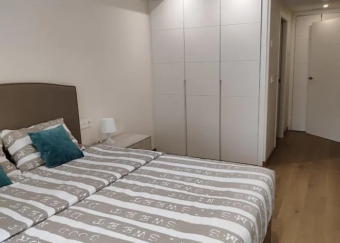 Schoene Mit Pool Und Parking, 50m Zum Strand, Spanien 아파트